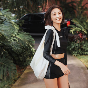 ชุดว่ายน้ำ ทูพีช กางเกงขาสั้น แขนยาว เรียบร้อย เอวสูง ใส่ผอม ชุดว่ายน้ำเกาหลี สีดำ 2 พีช US Ronnie สวยอำพลางหุ่น swimsuit 2001