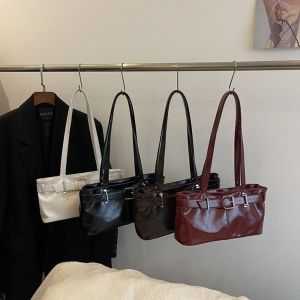 HANZE สีพื้น กระเป๋าสะพายไหล่แบบมีหัวเข็มขัด ฝรั่งเศส ความผ่อนคลาย กระเป๋าใต้แขนผู้หญิง คุณภาพสูง ปี 2000 กระเป๋าหนังใต้แขน สาวๆ