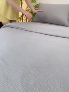 IKEA Store Clearance Sale Bargains 100% Bubble cotton four-piece set low-priced bedding three-piece set LZD