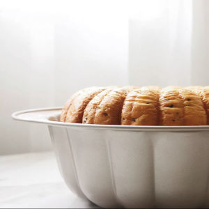 Chefmade WK9030 Non-stick 9.5-Inch Cake Pan Pumpkin-shaped Fluted Bakeware Mold