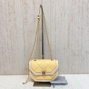 100% Original Charles & Keith Women Quilted Chain Link Crossbody Bag Avis Geometric Shoulder Bag 20671406