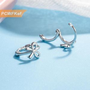 【PCWFKef】 1คู่สไตล์เกาหลี bowknot ต่างหูขนาดเล็กที่เรียบง่ายแฟชั่นประณีตโบว์ห่วงหูสำหรับผู้หญิงเครื่องประดับเจาะหูเครื่องประดับ