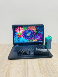 15  inches Lenovo  laptop Chroombook- with play store -8k resolution- 4GB RAM - 32GB SSD- capacity 512GB