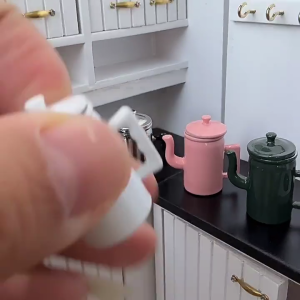 1/12 Scale Dollhouses Metal Coffee Maker Hinged Top Retro Miniature Kitchenware Metal Decorative Prop