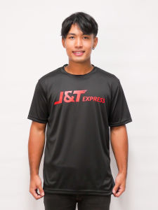 A047 เสื้อยืดคอกลม J&Tส่งไว!!เสื้อยืดผู้ชายเท่ๆ เสื้อสกรีนลาย มี3สีขาว ดำ แดง มี4ไซส์ MLXL2XLเนื้อผ้ากีฬา ผ้าดีนุ่มลื่น สวมใส่สบาย แห้งไว ไม่อับชื้น