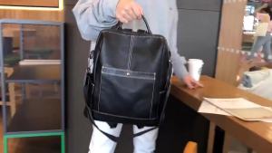 2025 กระเป๋าเป้สะพายหลังหนังวัวรุ่นใหม่สำหรับผู้หญิงกระเป๋าสะพายไหล่เดียวหนังแท้แบบลำลองอเนกประสงค์กระเป๋าเดินทางหนังนิ่มความจุขนาดใหญ่