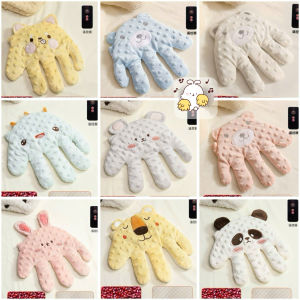 Gối mô phỏng bàn tay có điều khiển từ xa chống giật mình cho bé giúp bé yên tâm ngủ ngon BabyUS