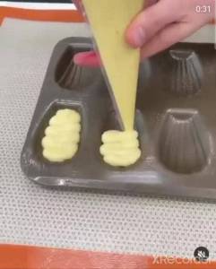 10 / 12 cavity madeleine pan cake baking mould seashell baking tray madeline