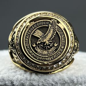 แหวนรูปนกอินทรีสแตนเลสสตีลบริษัทธิ์ประดับพลอยเทียมขนาด7-13