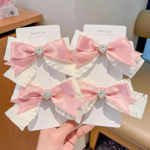 กิ๊บติดผมรูปหัวใจติดเพชร4ชิ้นกิ๊ปติดผมรูปโลลิต้าน่ารักสำหรับเด็กผู้หญิงกิ๊ฟติดผมสีชมพูบาร์เร็ตต์ริบบิ้นผูกโบว์โบว์เครื่องประดับศีรษะแบบเลื่อนได้