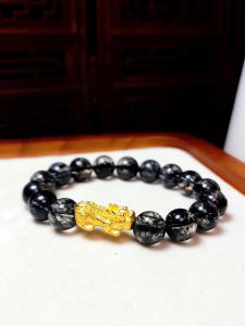 vòng tay nam đá thạch anh tóc đen tự nhiên vip mix charm tì hưu vàng 24k vòng tay đá phong thủy hợp mệnh thủy mệnh mộc trang sức thiết kế đủ hóa đơn thẻ bảo hành