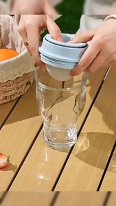 Naukaha 325ml Silicone Ice Cube Molder Cup Portable Foldable Ice Ball Maker with Cover Straw Tumbler 1Pc