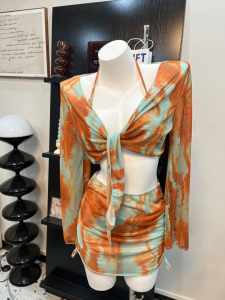 ชุดว่ายน้ำ 4 ชิ้น bikini+เสื้อคลุม+ผ้าคลุม ลายมัดย้อมสีคราม  2393