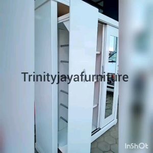 Lemari Pakaian Sliding Hijab Plywood Trinityjayafurniture