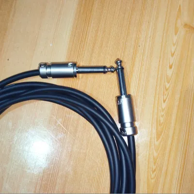 Low Profile Guitar Cables with Mogami Wires (Squareplugs + Short Barrel) by GearDrop