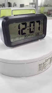 LCD Digital Alarm Clock with Intelligent Nightlight Temperature Monitoring Calendar Snoozes Function Plastic Shell