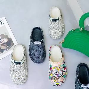 [Free Shipping] WomenS And MenS Clogs For Couples Beach And Garden Shoes Outdoor Closed-Toe Sandals Yiwu Slippers