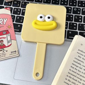 Gương lược mini cầm tay có charm đôi môi xúc xích dùng trang điểm  dễ thương nhỏ gọn tiện lợi tiện lợi mang theo bênmình