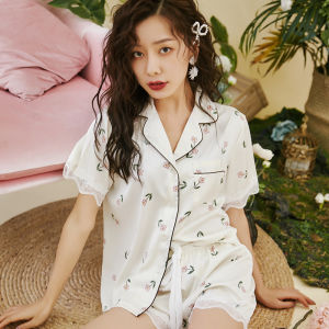 ชุดนอนแขนสั้นประสานงานกางเกงขาสั้นผ้าไหมเย็นประสานงานลูกไม้แฟชั่นฤดูร้อนสำหรับผู้หญิง