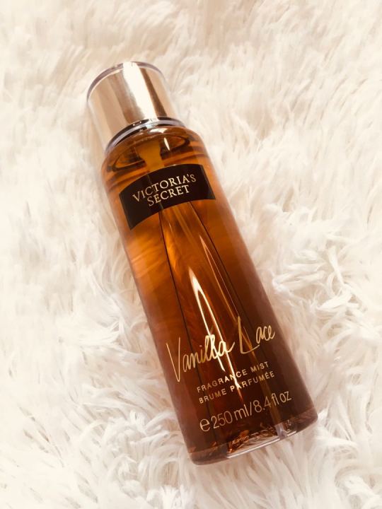 A.0) Victoria's Secret Vanilla Lace Fragrance Perfume Mist 250ML/ BEST  SELLER !