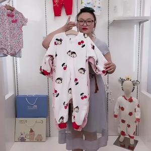 Baby Sleeping Bag Childrens Autumn and Winter Thickened Flannel Pajamas New Coral Fleece Baby Footed to Prevent from Being Kicked off