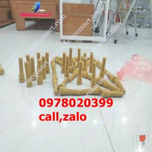 Núm cao su dùng để vặt lông gà  vịt nhanh sạch hơn
