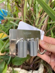 Móc treo chổi dán tường inox 304 móc treo nhà tắm kẹp chổi cây lau nhà dán tường siêu chắc và chịu lực tốt