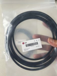 Dây curoa máy sấy LG dùng chung cho nhiều model ❖ Màu: Đen Chiều dài: 234cm Độ dày: ~ 16 mm Loại: dây curoa đa rãnh (4 ribs Poly-V belt) 👉 Hầu hết các model máy sấy LG 7kg 8kg 9kg ở thị trường Việt Nam đều dùng loại dây này. ❖Dây curoa máy sấy quần