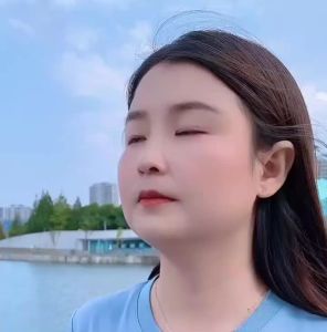 [Musical Instruments You Can Play Without Learning] Kazoo Flute Metal Playing Main Card Group Flute