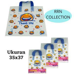 Kantong Plastik Soft Handle smile 35x37 isi 40 lmb/Softhandle Shopping Bag Motif Emoji/Kantong plastik Smile Softhandle/shopping bag smile/plastik packing handle smile putih/kantong plastik motif smile murah/plastik smile/softhandle smile