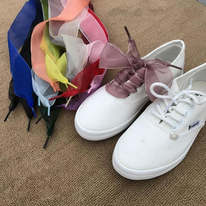 Vans with sales ribbon laces