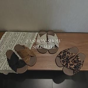 [Free Shipping] Flat-Soled Square-Toe Sandals For Women Perfect For Summer Wear Vacation Style And Pairing With Dresses Wedge-Heeled Sandals