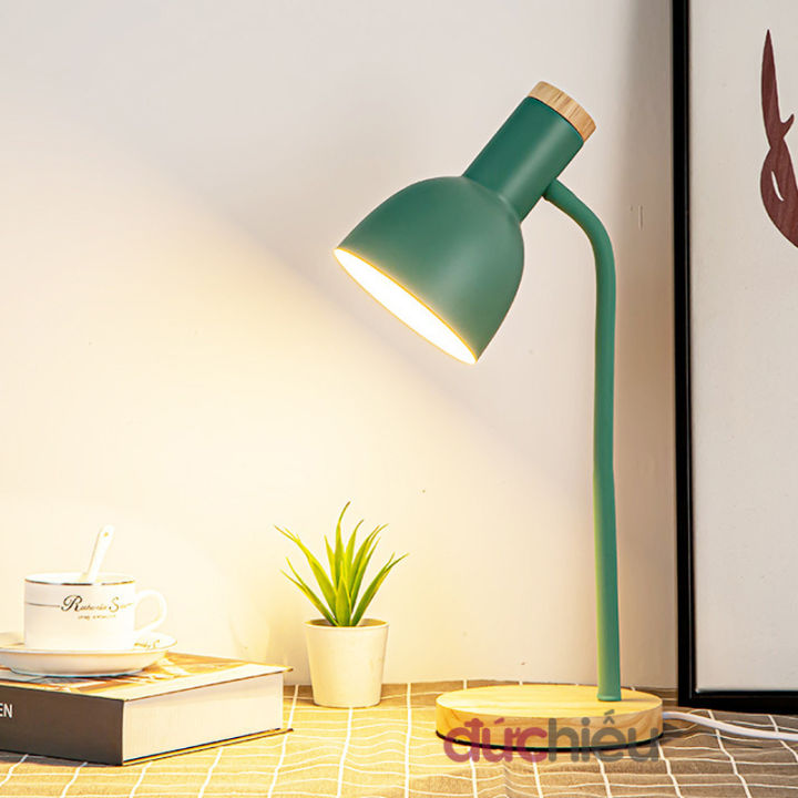 [ BH 12 tháng ] Đèn bàn đế gỗ vintage, đèn để bàn học sinh dùng đuôi ...