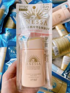 Sữa Chống Nắng Anessa Cho Da Nhạy Cảm & Trẻ Em 60ml
