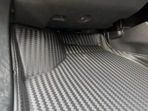 Karpet Mobil Raize Rocky 2022-2025: Karpet Berkualitas Tinggi & Waterproof