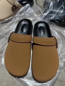New Business Mens Slippers Summer Designer Sandals Versatile and Stylish for Home and Outdoor Wear Trendy Mens Slippers
