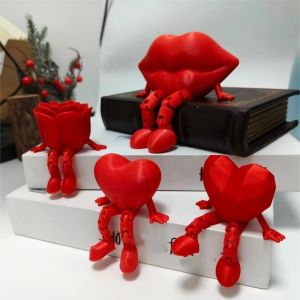 FIRST SONG ตลก รูปดอกกุหลาบที่สามารถขยับได้ ข้อต่อที่สามารถเคลื่อนย้ายได้ ตกแต่ง รูปหัวใจกุหลาบ สร้างสรรค์ โรแมนติก รูปปั้นรักสีแดง ของตกแต่งโต๊ะทำงาน