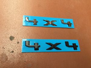 Chữ nổi 4x4 dán xe Ford Ranger