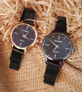 นาฬิกาข้อมือหญิง งานแฟชั่น  ⭐  ขนาดพอเหมาะ สำหรับคุณผู้หญิง   ⭐ ดีไซน์ จุด (  พร้อมกล่อง )