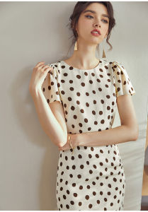 Đầm đuôi cá cổ tròn tay loe họa tiết chấm bi