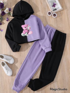 Satu Set Crop Hoodie Longsleeves Dan Celana Jogger Remaja Perempuan Usia 11-16 Tahun Motif Pink Dollar Bear