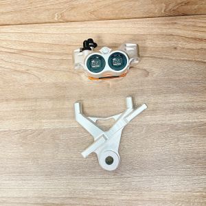 Heo Dầu 81 CNC 4 Piss Thailand kèo pát sau Ex155/150/135 màu đen