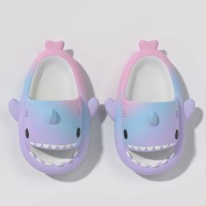 DMshoes ว้าวๆๆๆ...รองเท้าแตะปลาฉลาม🐬สวยๆๆๆมาให้น้องๆได้สวมใส่กันแล้ว...รีบบบบ..เลยค่ะ🐠นุ่มมากกกก ใส่สบายเท้าสุดๆ ยางคุณภาพดี👍