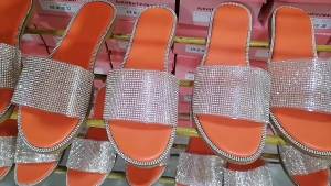 [Free Shipping] Plus-Size WomenS New Flat Sandals With Round Toe Metal Chain Straps And Transparent Design WomenS Beach Shoes