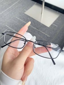 COD Small Frame Anti-Rad Photochromic Fashion Metal Graded Glasses for Myopia for Man and Woman