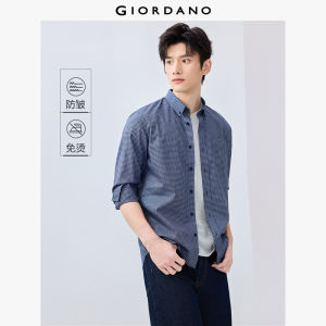 GIORDANO ผู้ชาย  เสื้อเชิ้ตผ้าฝ้าย 100% เสื้อเชิ้ตคลาสสิกป้องกันรอยยับ กระเป๋าเดี่ยว ลายตาราง แขนยาว แฟชั่นลำลอง 01045102