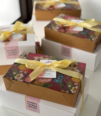 Festive gift box set - mooncake dessert cake pastries packaging box