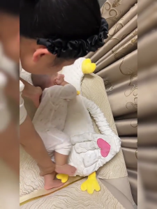 Cartoon Baby Exhaust Pillow Toy Soothing Infants Mood without/with Music and Gentle Patting Function for Relaxation