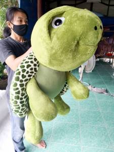 เต่าแซมมี่ ขนาด 1.1 เมตร ใส่ใยสังเคราะห์อย่างดี  นุ่ม แน่น น่ากอด สินค้าผลิตในประเทศไทย ไม่ต้องรอ