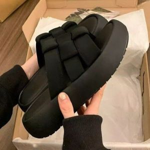 Free Shipping Thick-Soled Fashionable And Stylish Sandals For Women Perfect For Summer Wear 2026 New Collection Designed To Be Paired With Dresses Featuring A One-Strap Design And Offering A Height-Enhancing Effect Ideal For The Beach